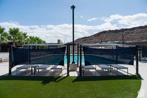 Exterior - 2181 S Tower Bridge Dr, Washington, UT 84780 photo 4 of 8