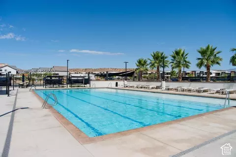 Exterior - 2181 S Tower Bridge Dr, Washington, UT 84780 photo 5 of 8