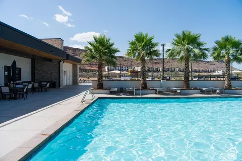 Exterior - 2181 S Tower Bridge Dr, Washington, UT 84780 photo 6 of 8