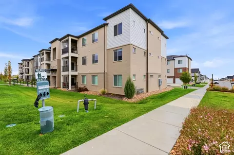 13536 S Poole Dr #E202, Riverton, UT 84096