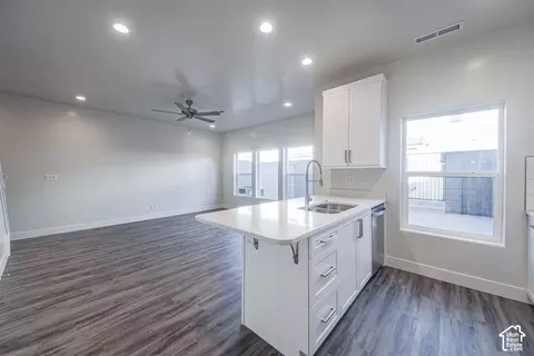 Living - 525 E Steeplechase Rd, Washington, UT 84780 photo 2 of 2