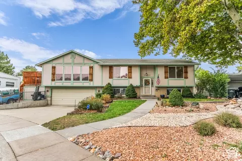3626 W Larry Cir, South Jordan, UT 84009