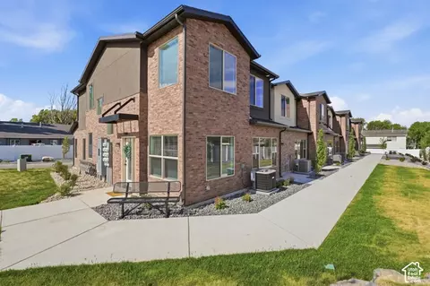 1267 S 985 E, Ogden, UT 84404 photo 2
