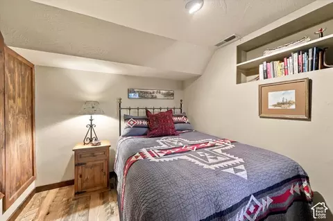 Bedroom - 2882 E Stewart Rd, Sundance, UT 84604 photo 6 of 7