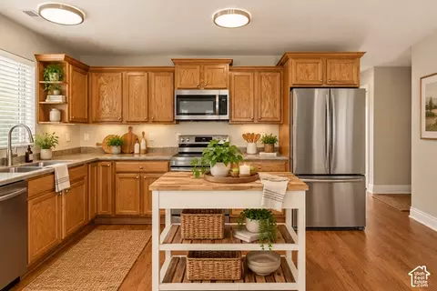 Kitchen - 1426 S Heather Ln, Syracuse, UT 84075 photo 1 of 2
