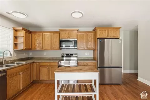 Kitchen - 1426 S Heather Ln, Syracuse, UT 84075 photo 2 of 2