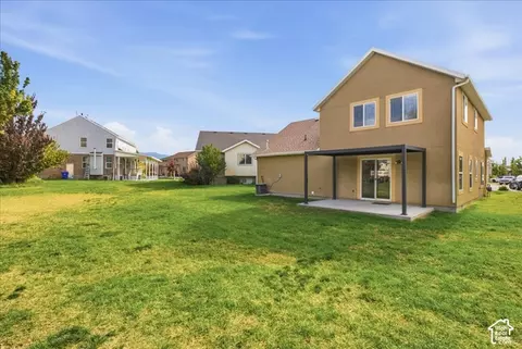 Exterior - 1426 S Heather Ln, Syracuse, UT 84075 photo 3 of 4