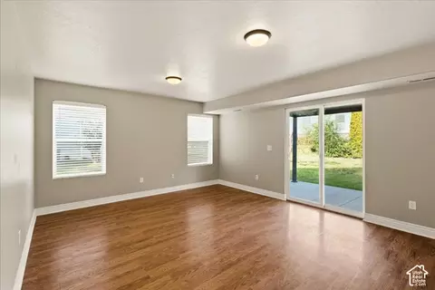 Living - 1426 S Heather Ln, Syracuse, UT 84075 photo 6 of 8