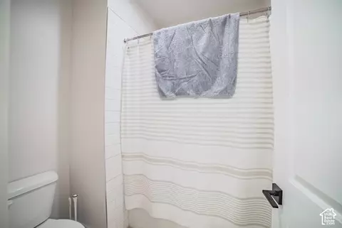 Bath - 8033 S 615 E, Sandy, UT 84070 photo 5 of 6