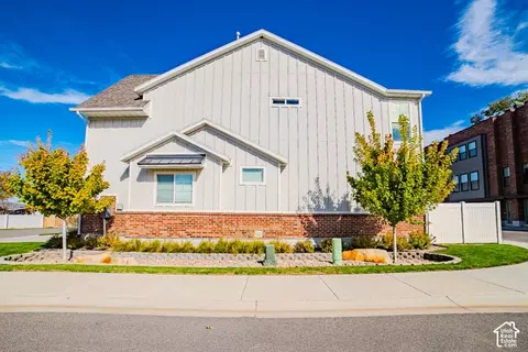 Exterior - 8033 S 615 E, Sandy, UT 84070 photo 6 of 9