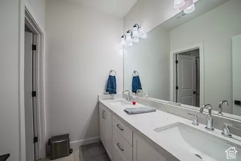 Bath - 8033 S 615 E, Sandy, UT 84070 photo 6 of 6