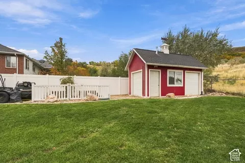 Exterior - 7991 S 1925 E, South Weber, UT 84405 photo 4 of 6