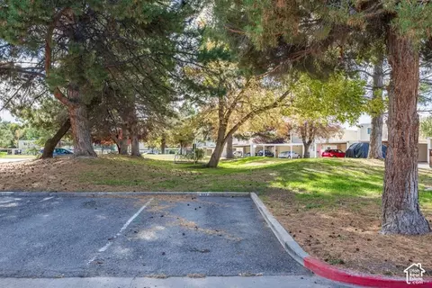 Exterior - 5183 S Gravenstein Park, Murray, UT 84123 photo 9 of 10