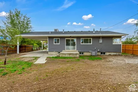 Exterior - 801 E Baker Dr, Midvale, UT 84047 photo 3 of 3