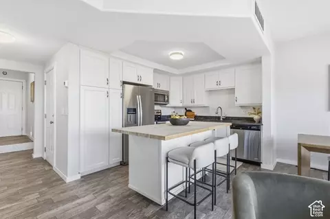Kitchen - 167 E Irisfield Dr, Draper, UT 84020 photo 2 of 3