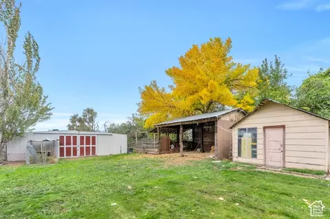 Exterior - 111 E 9800 S, Salem, UT 84653 photo 11 of 13