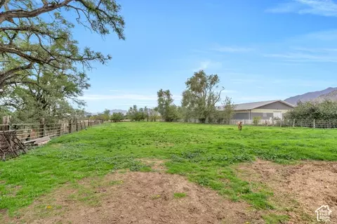 Exterior - 111 E 9800 S, Salem, UT 84653 photo 10 of 13