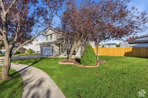 Exterior - 4106 W 4875 S, Roy, UT 84067 photo 6 of 6