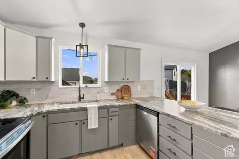 Kitchen - 4106 W 4875 S, Roy, UT 84067 photo 2 of 2