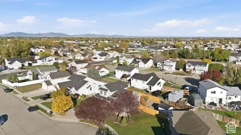 View/Area - 4106 W 4875 S, Roy, UT 84067 photo 5 of 10
