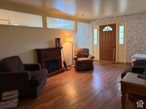 Living - 507 W Anderson Ave, Murray, UT 84123 photo 1 of 3