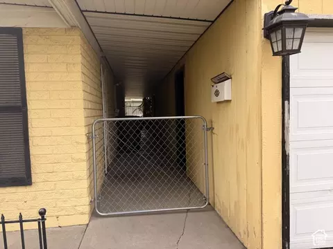 Entry Way - 507 W Anderson Ave, Murray, UT 84123 photo 1 of 1