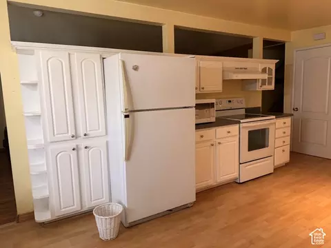 Kitchen - 507 W Anderson Ave, Murray, UT 84123 photo 1 of 3