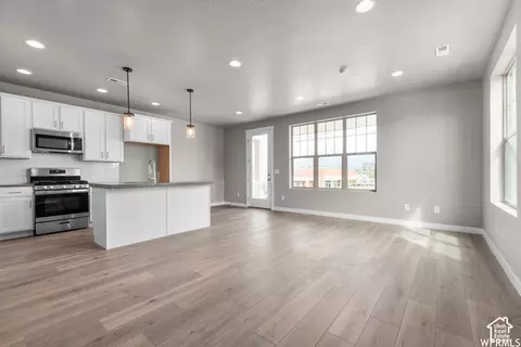 Living - 5427 S Wilco Way, Murray, UT 84123 photo 1 of 4