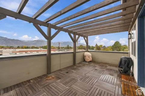 Exterior - 5427 S Wilco Way, Murray, UT 84123 photo 6 of 11
