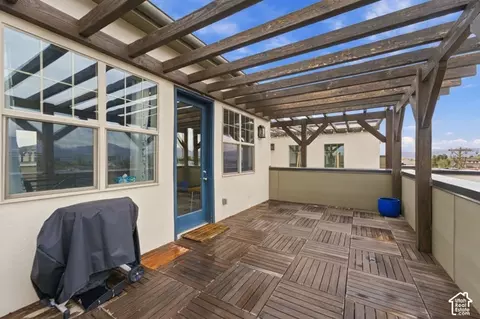 Exterior - 5427 S Wilco Way, Murray, UT 84123 photo 8 of 11