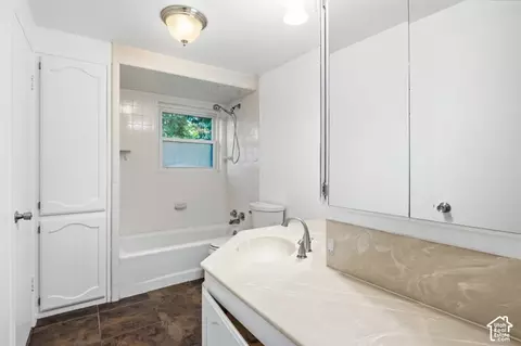 Bath - 882 E 460 S, Orem, UT 84097 photo 2 of 4