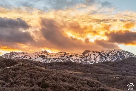 6651 E Chaparral Rd, Huntsville, UT 84317