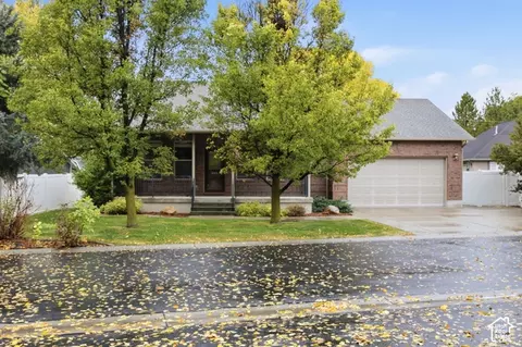 Exterior - 684 E Apple Dr, Logan, UT 84321 photo 4 of 5