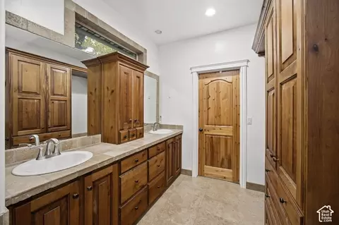 Bath - 684 E Apple Dr, Logan, UT 84321 photo 2 of 5