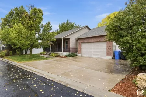 Exterior - 684 E Apple Dr, Logan, UT 84321 photo 2 of 5