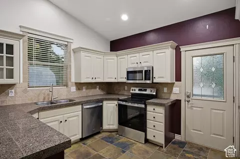Kitchen - 684 E Apple Dr, Logan, UT 84321 photo 2 of 2