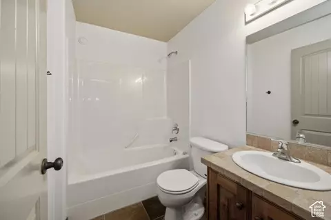 Bath - 684 E Apple Dr, Logan, UT 84321 photo 5 of 5