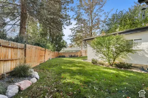 Exterior - 2090 E Cresthill Dr, Holladay, UT 84117 photo 6 of 8