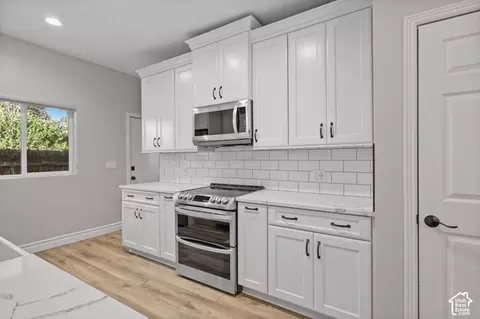 Kitchen - 2090 E Cresthill Dr, Holladay, UT 84117 photo 3 of 3