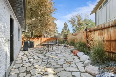 Exterior - 2090 E Cresthill Dr, Holladay, UT 84117 photo 8 of 8