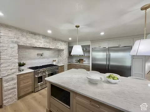 Kitchen - 2355 E Woodthrush, Sandy, UT 84093 photo 3 of 4