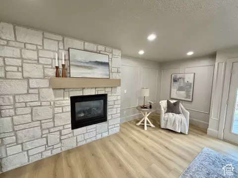 Living - 2355 E Woodthrush, Sandy, UT 84093 photo 4 of 4