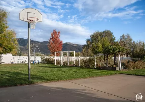 Exterior - 1028 E Gordon Ave N, Layton, UT 84040 photo 6 of 6