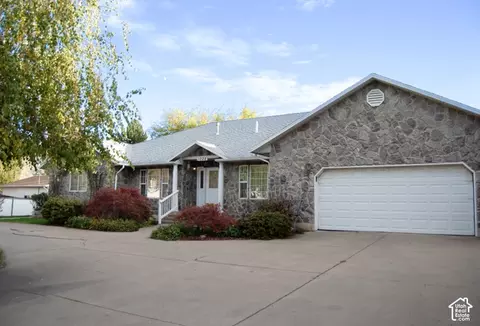 Exterior - 1028 E Gordon Ave N, Layton, UT 84040 photo 2 of 6