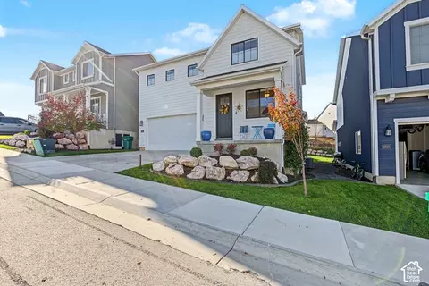 Exterior - 1308 E Daffodil Ct #150, Layton, UT 84040 photo 4 of 10