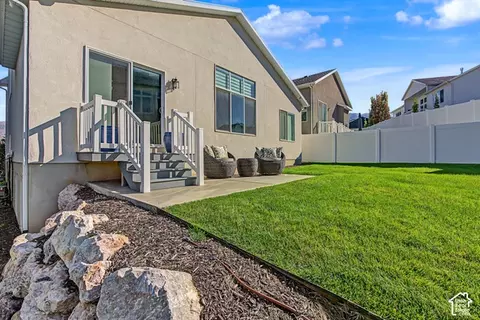 Exterior - 1308 E Daffodil Ct #150, Layton, UT 84040 photo 9 of 10