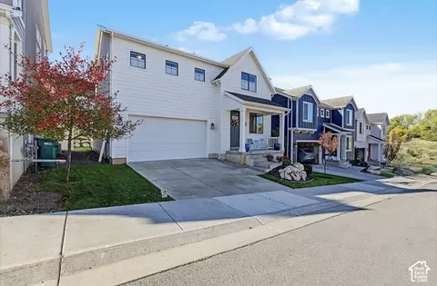 Exterior - 1308 E Daffodil Ct #150, Layton, UT 84040 photo 3 of 10