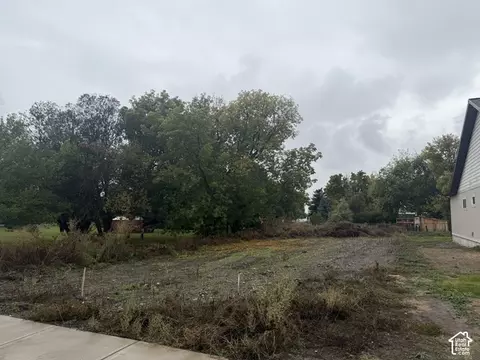 561 Center Ave #7, Logan, UT 84321 photo 2