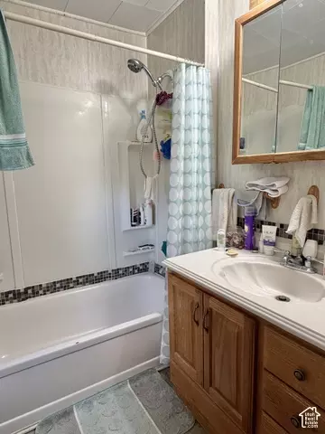 Bath - 75 S 200 W, Ferron, UT 84523 photo 2 of 3