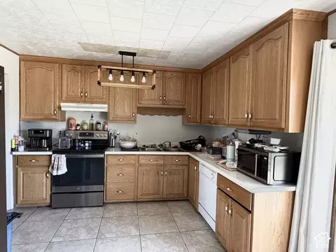 Kitchen - 75 S 200 W, Ferron, UT 84523 photo 2 of 4